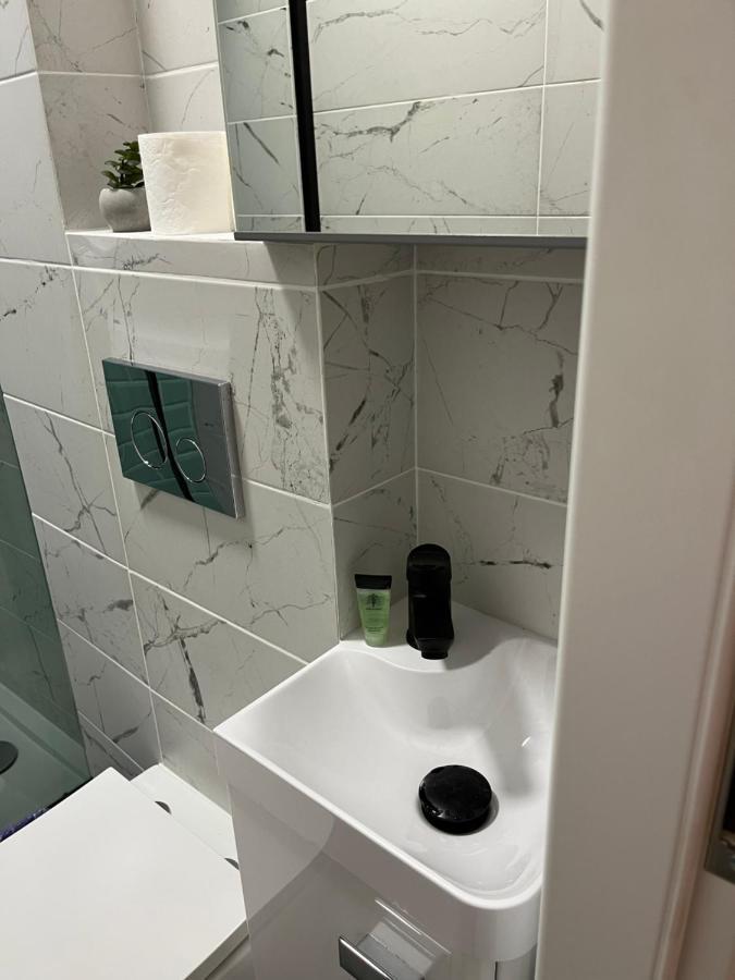 شقة Good Apartament Wola Warsaw Apartament 1 Pokojowy Z Aneksem المظهر الخارجي الصورة